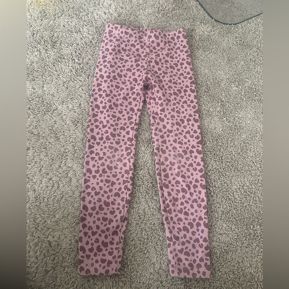 Cheetah print leggings. - Picture 2 of 4